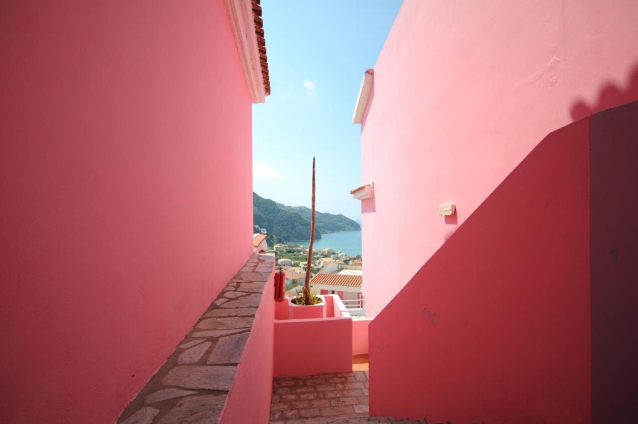 The Pink Palace Hostel Ájos Górdios Eksteriør bilde